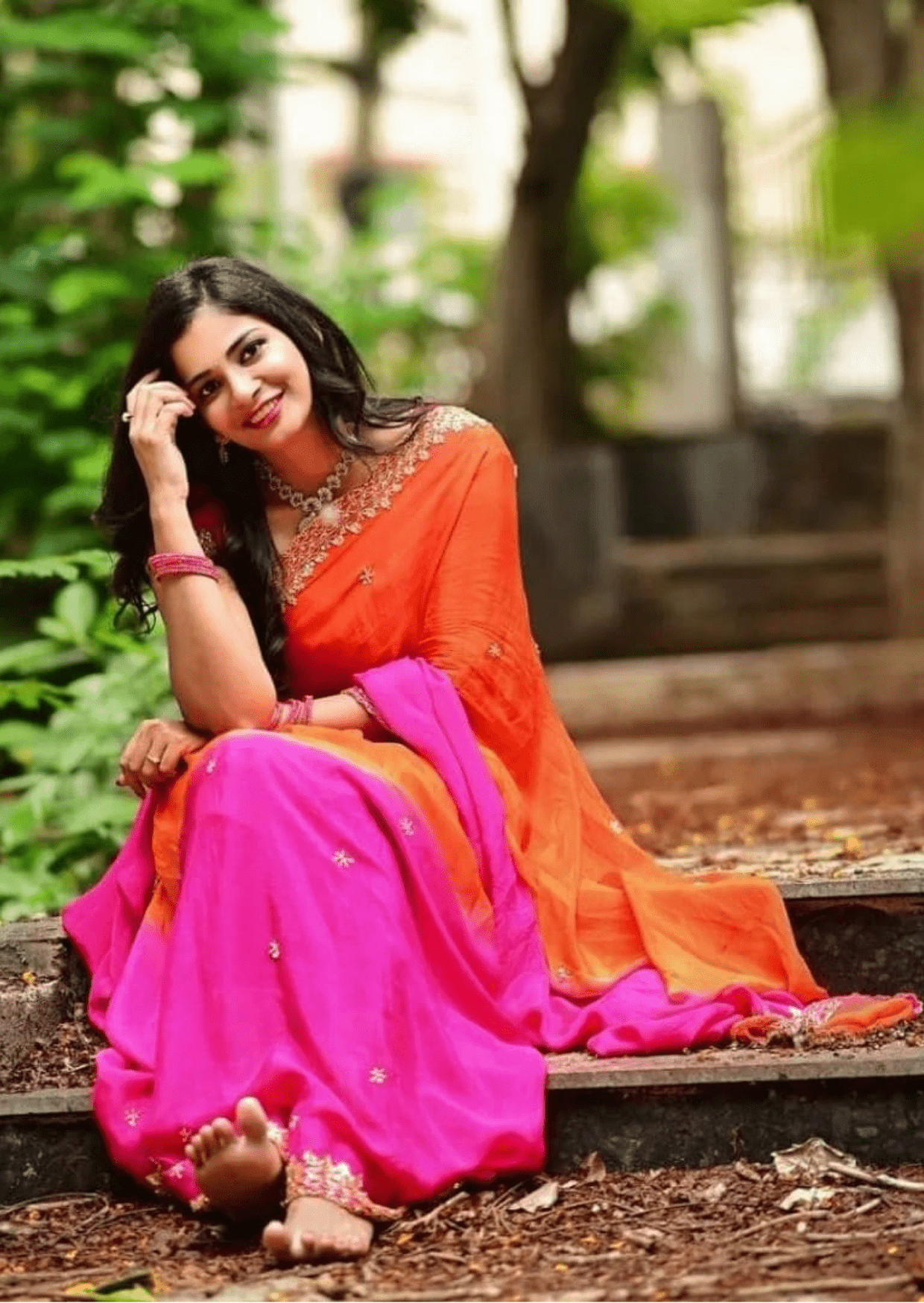 Noorvi Golden Zari Chinon Saree