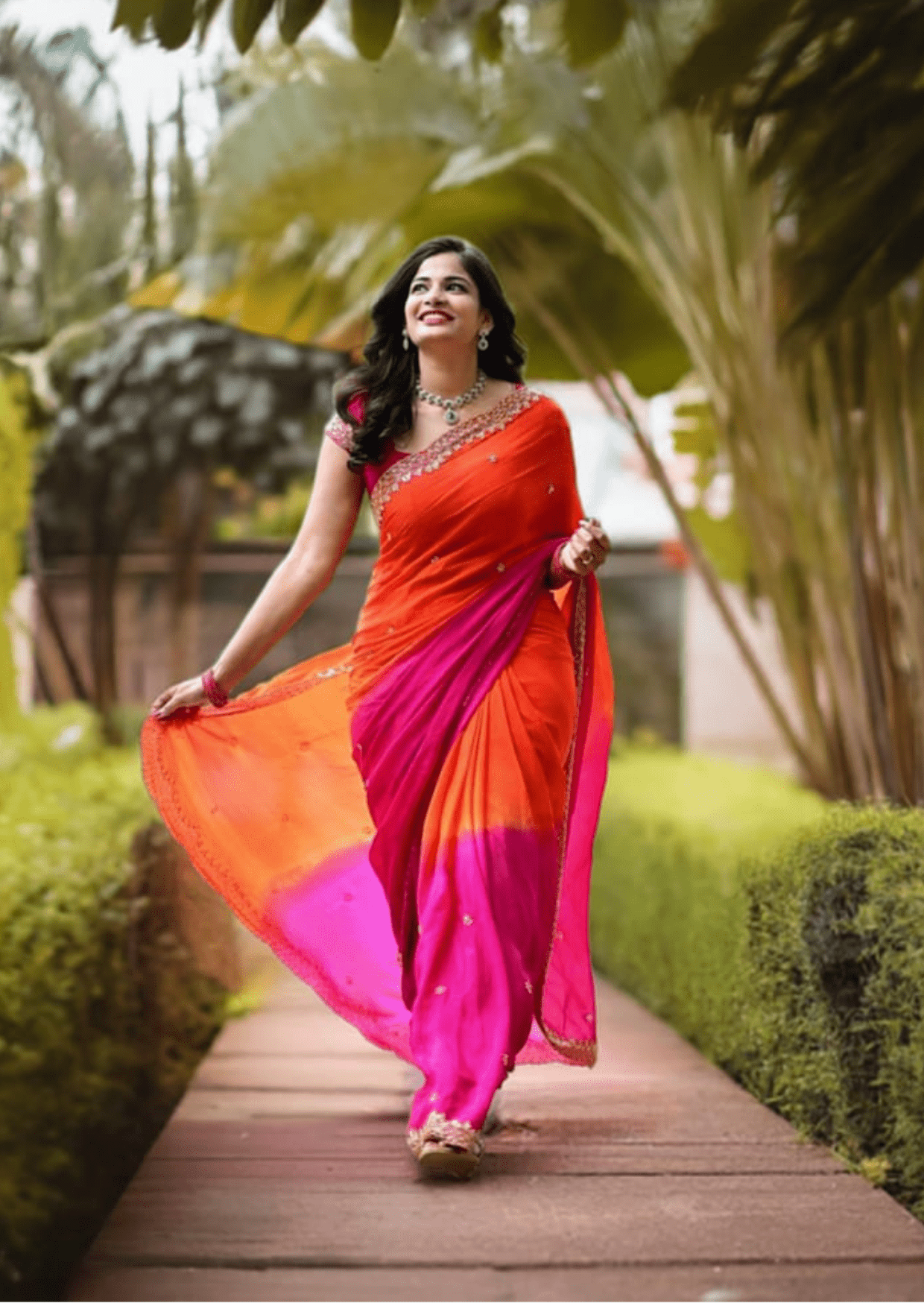 Noorvi Golden Zari Chinon Saree